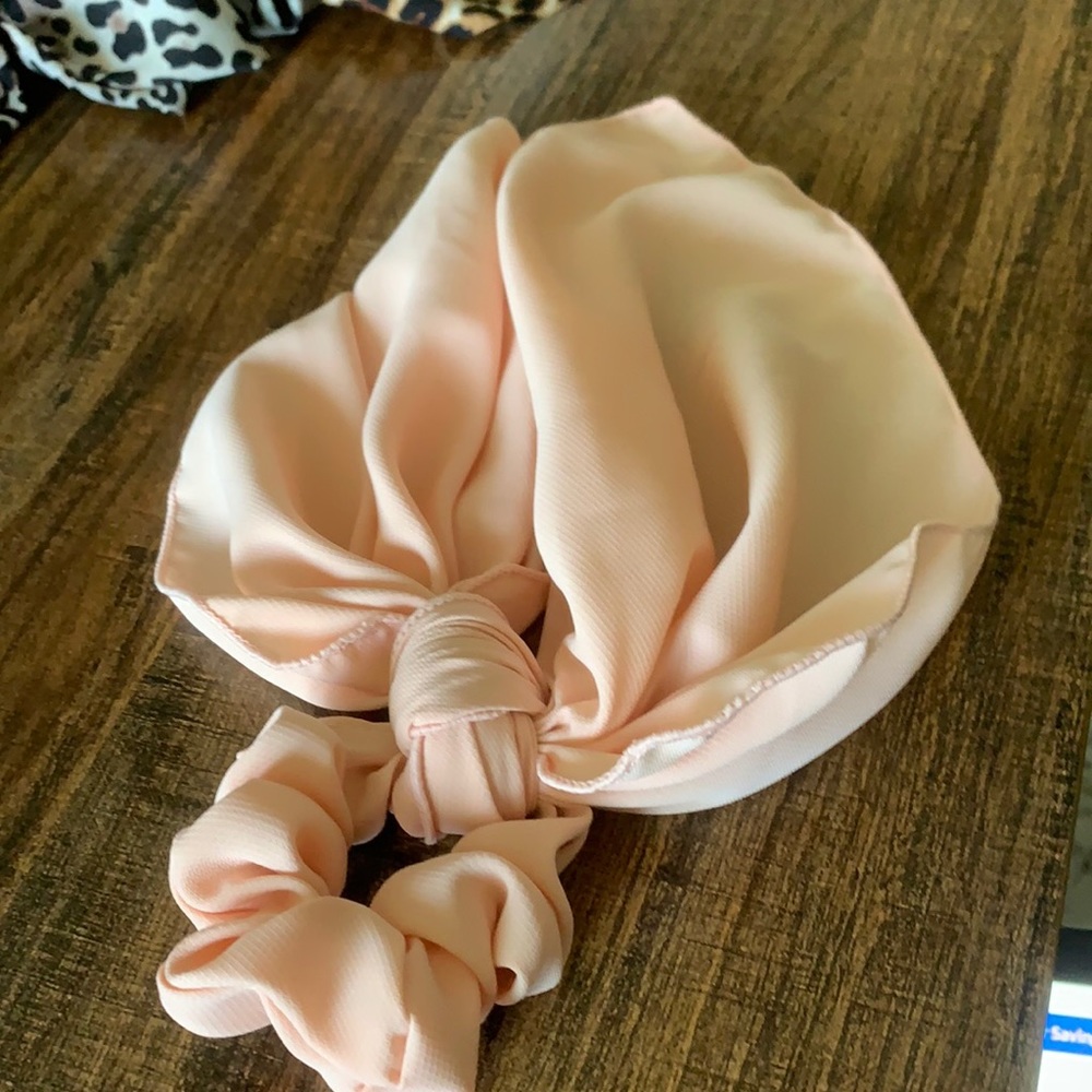 ‼️ACCEPTING ANY OFFER ‼️ Light pink hair ribbon